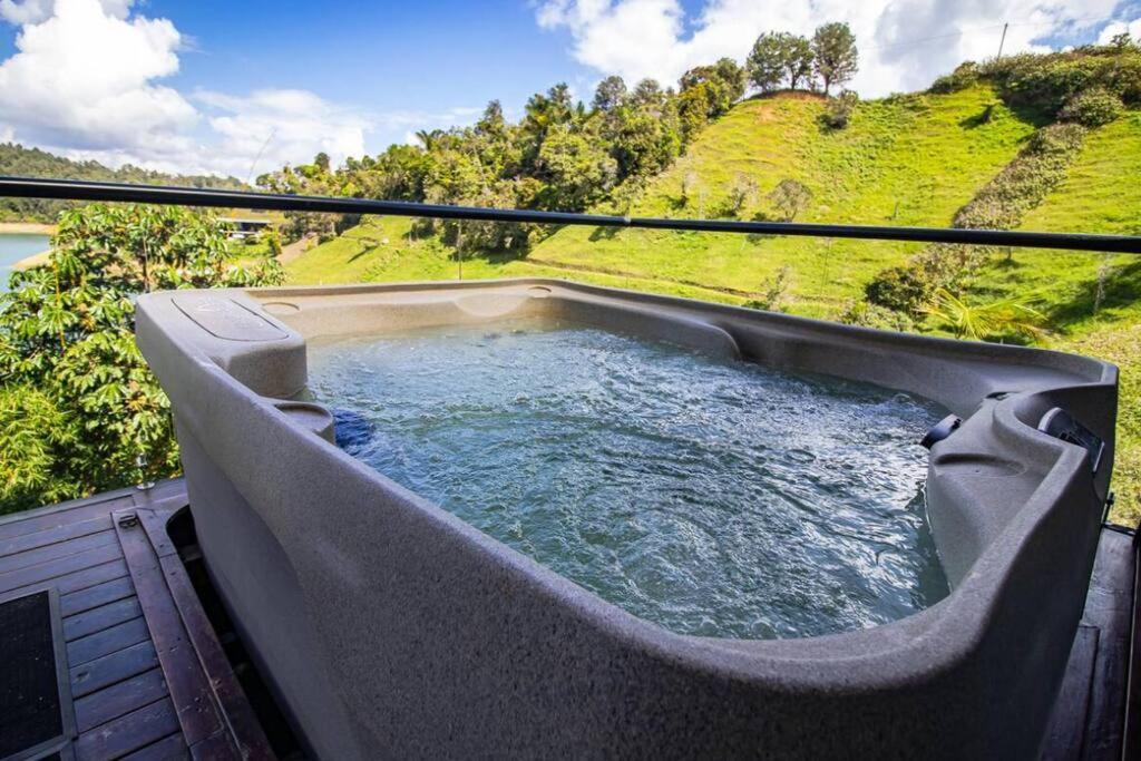 Sky House Cabana Guatape La Pradera  Buitenkant foto